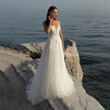 Runhufu Aviana Boho Lace Appliqué V-Neck Wedding Dress For Women A-Line Sleeveless Tulle Sweep Train Bridal Gown Robe De Mariée